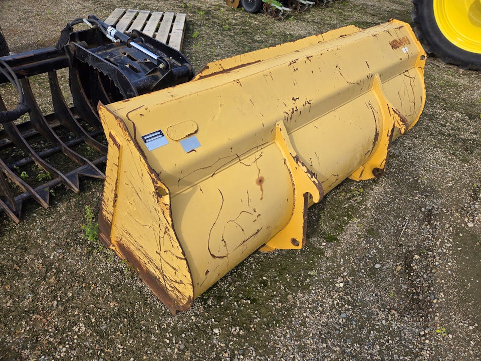 John Deere AT322311 BUCKET