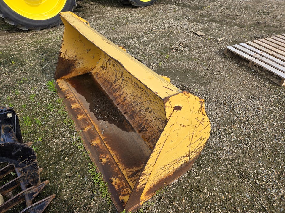 John Deere AT322311 BUCKET