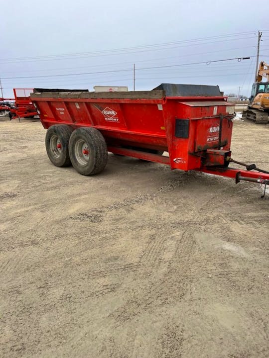 KUHN KNIGHT 8118 SIDE THROW SPREADER