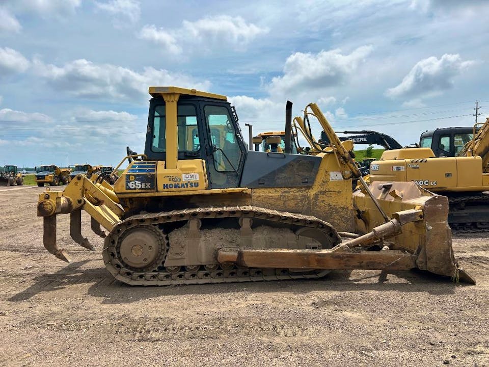 Komatsu D65EX-12