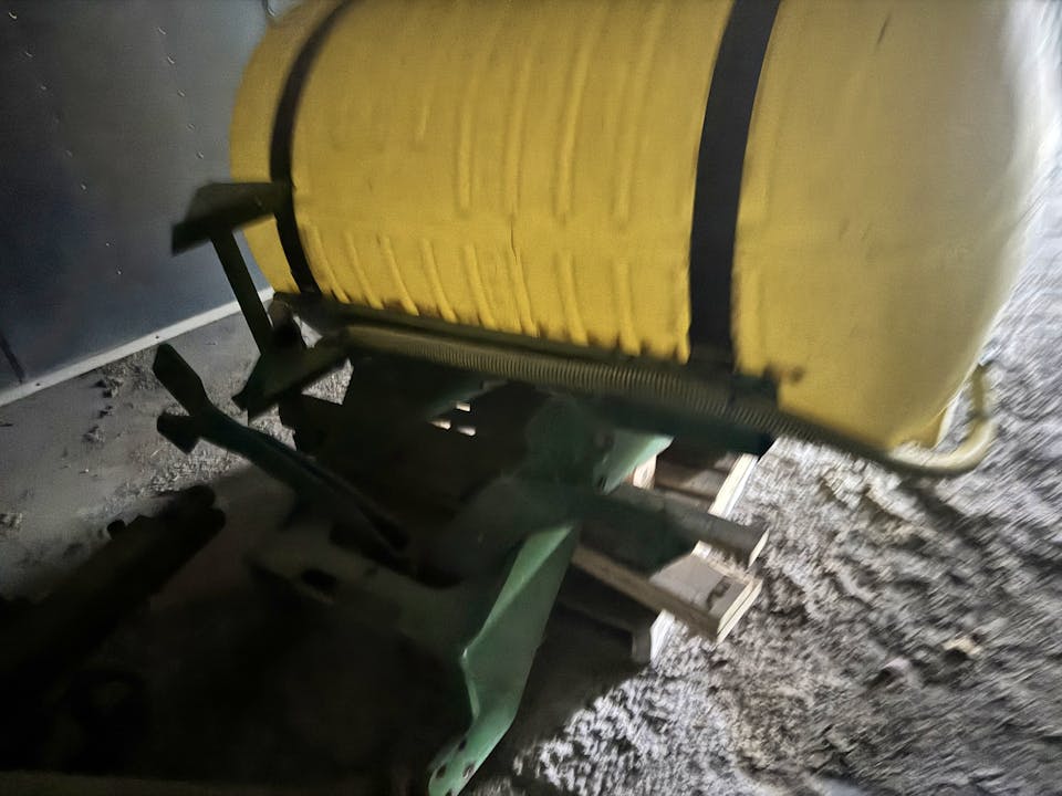 L&D Ag 400 gal fertilizer tank