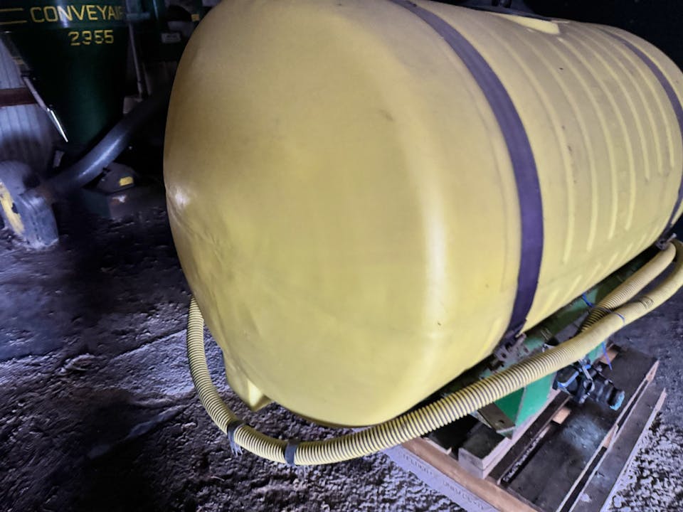 L&D Ag 400 gal fertilizer tank