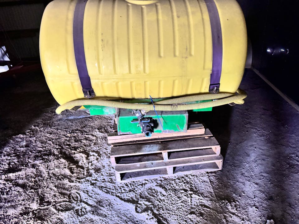 L&D Ag 400 gal fertilizer tank