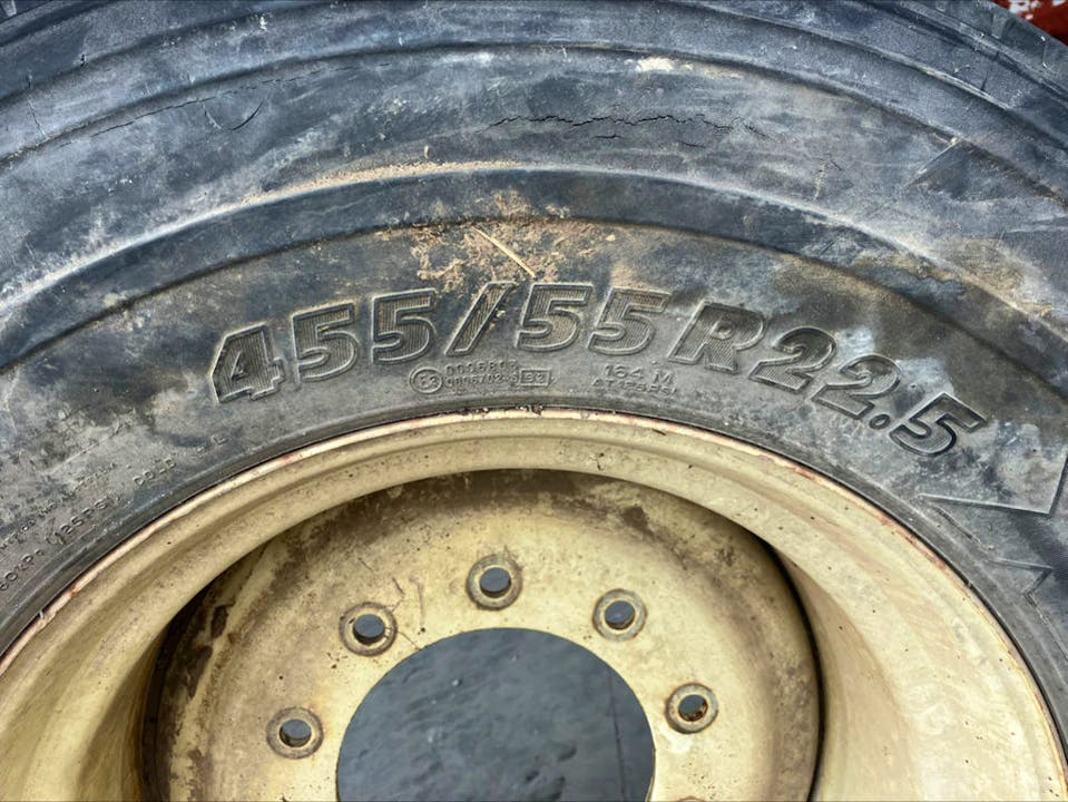 MICHELIN 455/55R22.5 TRUCK TIRES ON 10 BOLT RIMS