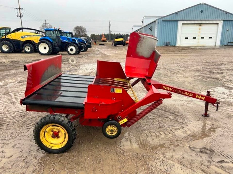 New Holland 144