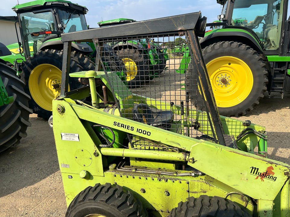 Owatonna mustang 1000