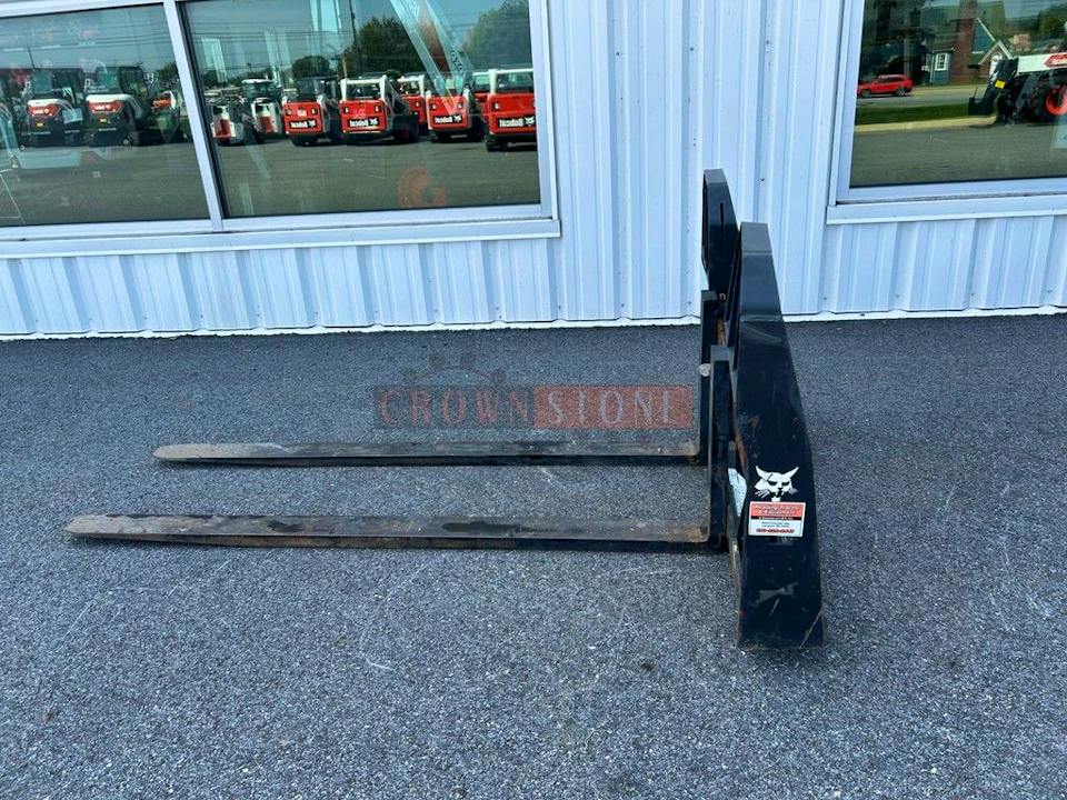 Unknown 6' Pallet Fork Set