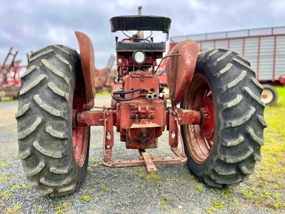 FARMALL 656