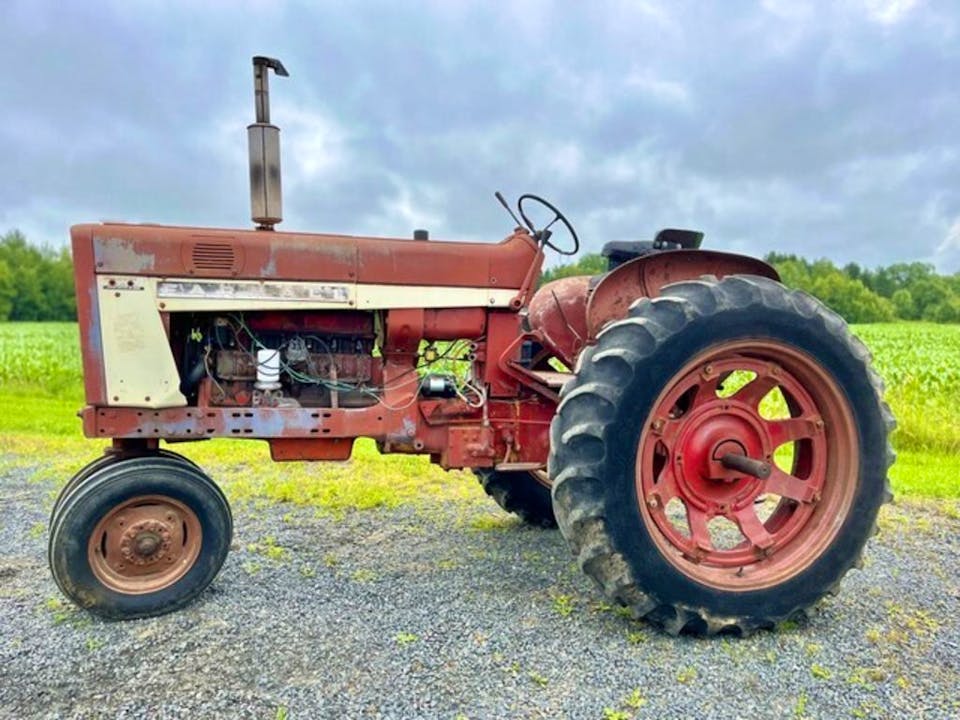 FARMALL 656