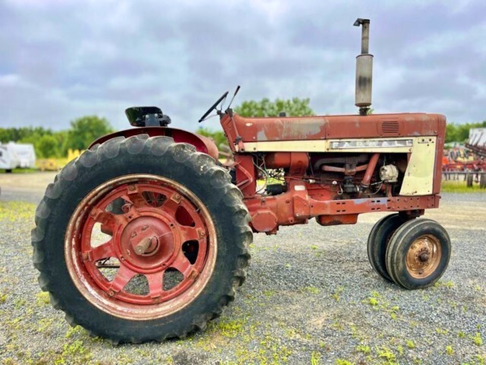 FARMALL 656