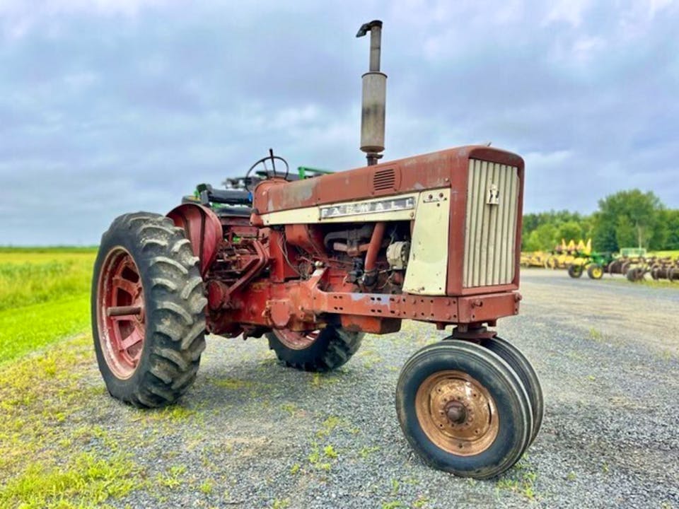 FARMALL 656