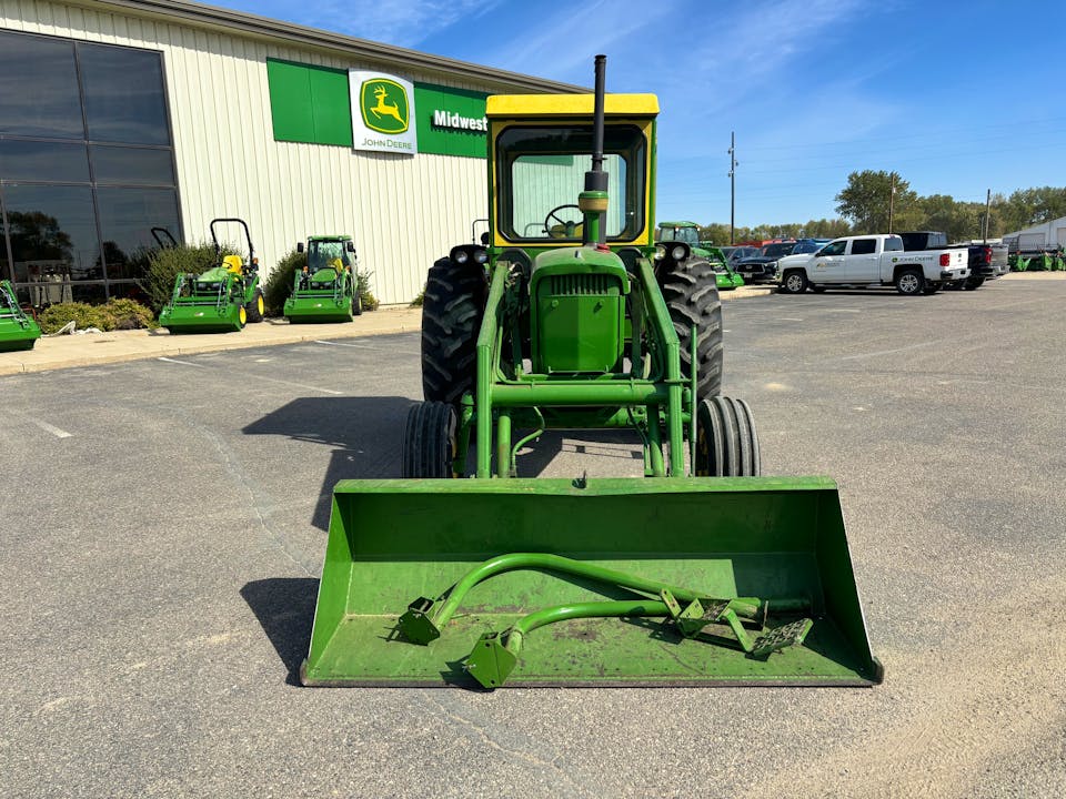 John Deere 3020