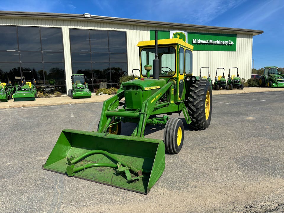 John Deere 3020