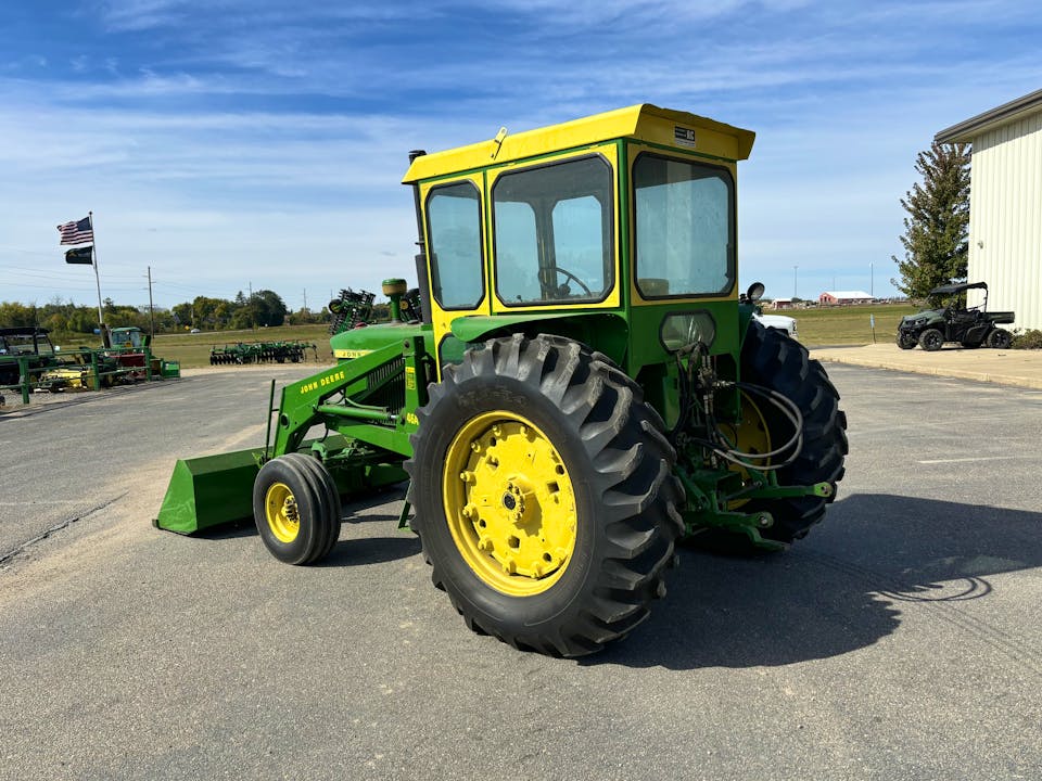 John Deere 3020