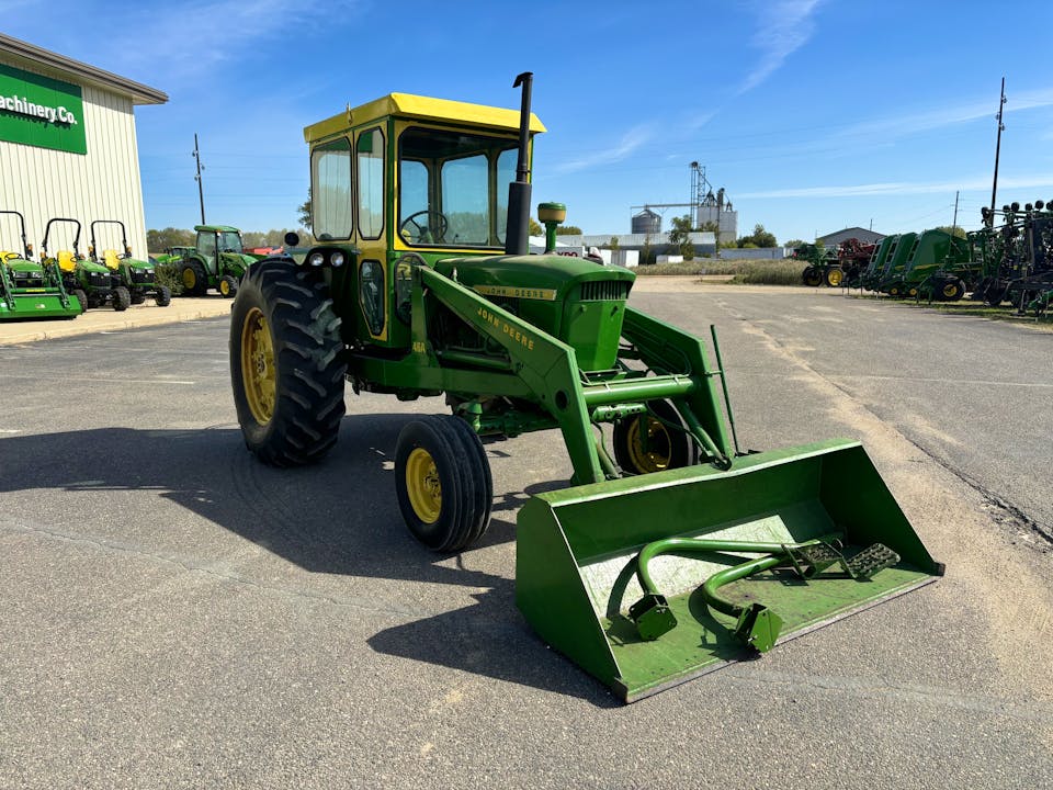 John Deere 3020