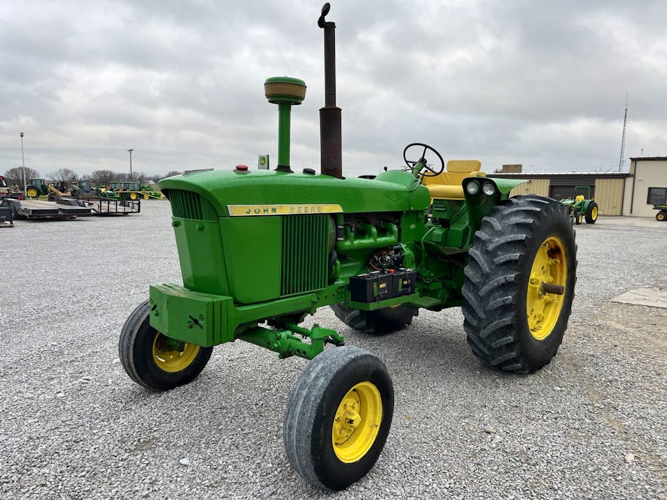 John Deere 4020