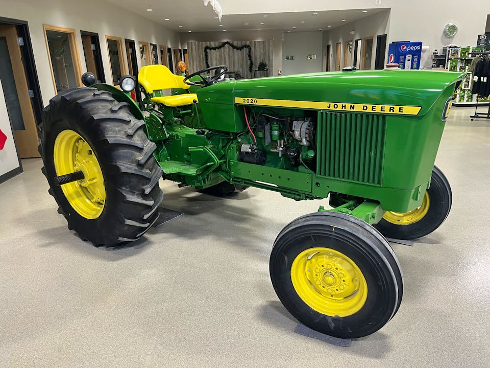 John Deere 2020