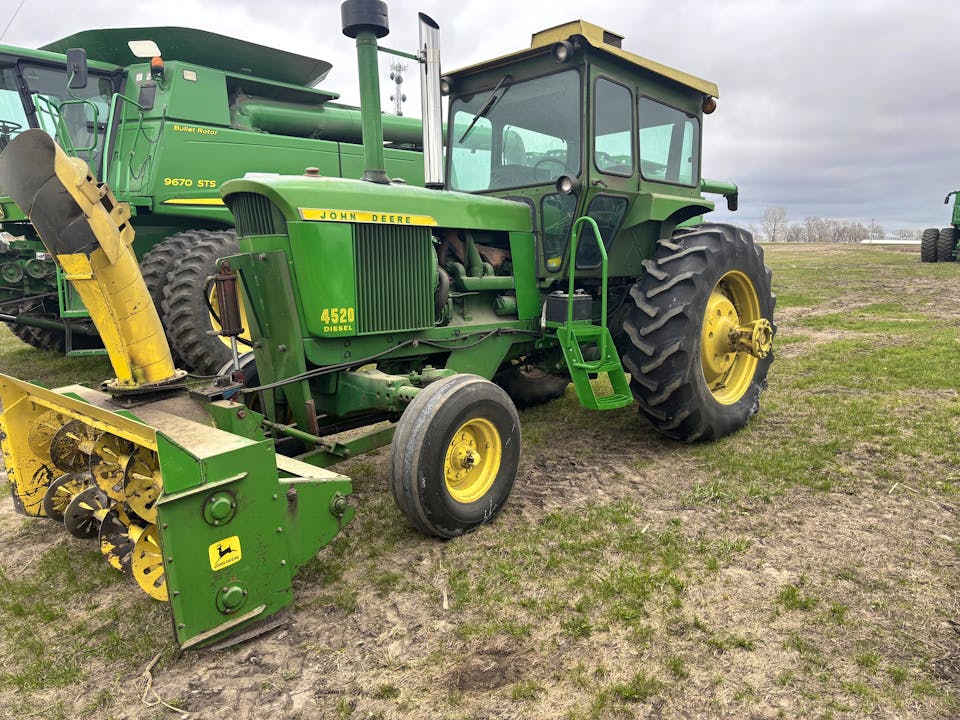 John Deere 4520