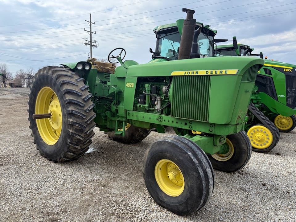 John Deere 4520 Old