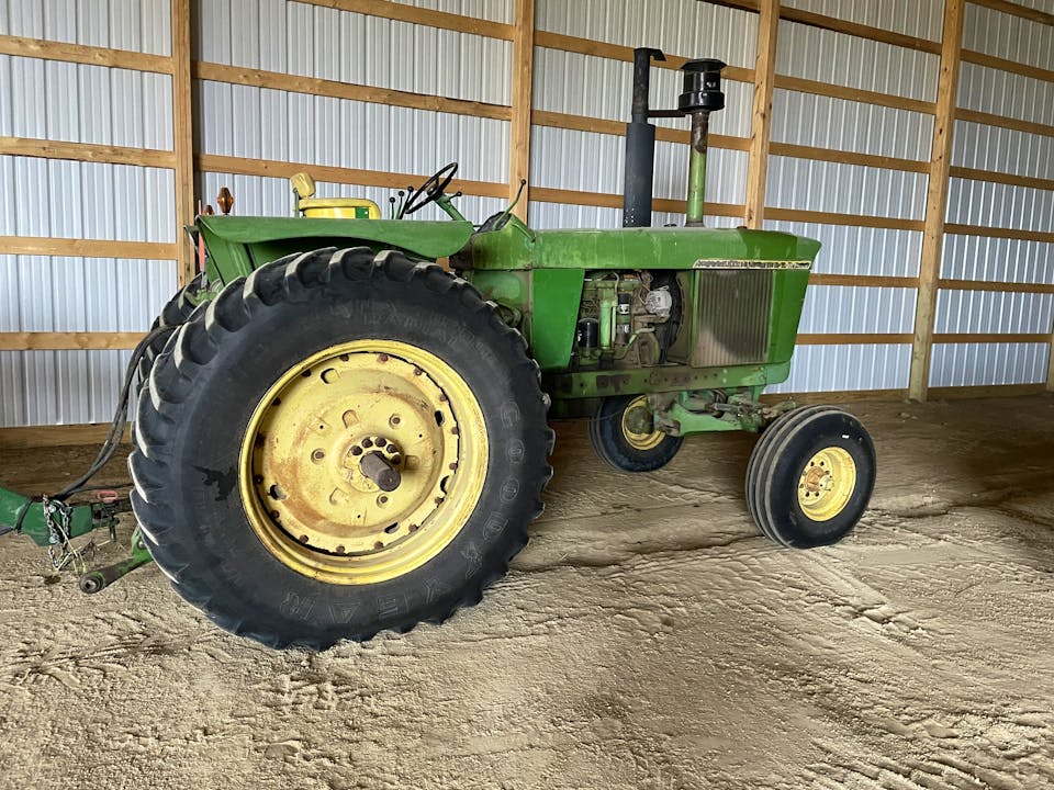 John Deere 4520 Old