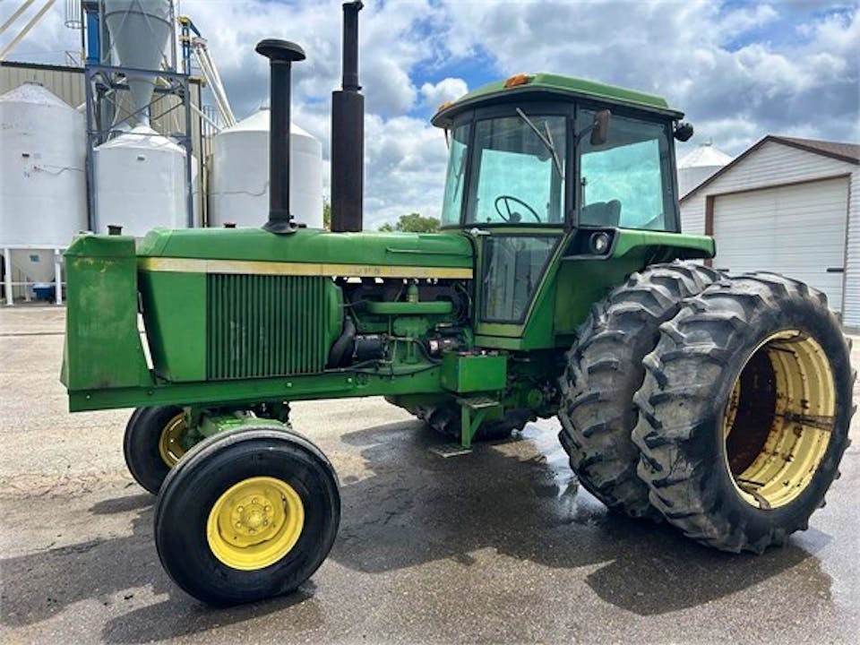 John Deere 4430