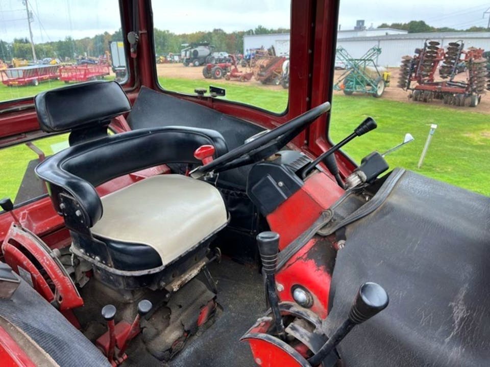 International Harvester 1066