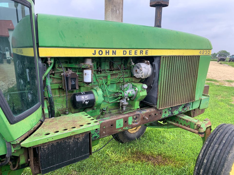 John Deere 4230