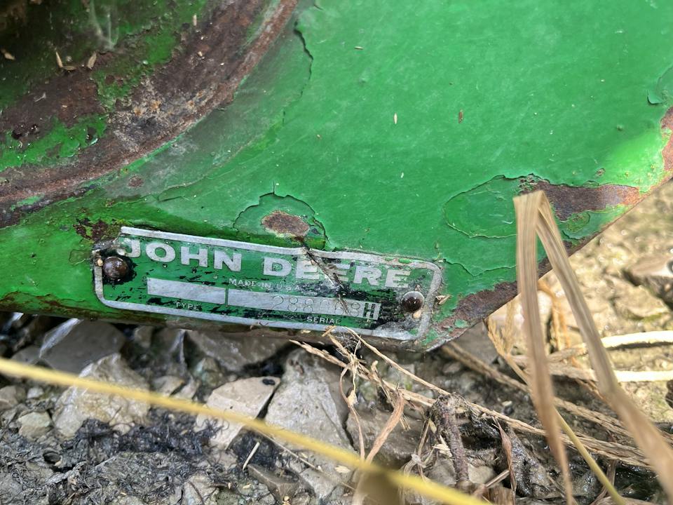John Deere 643