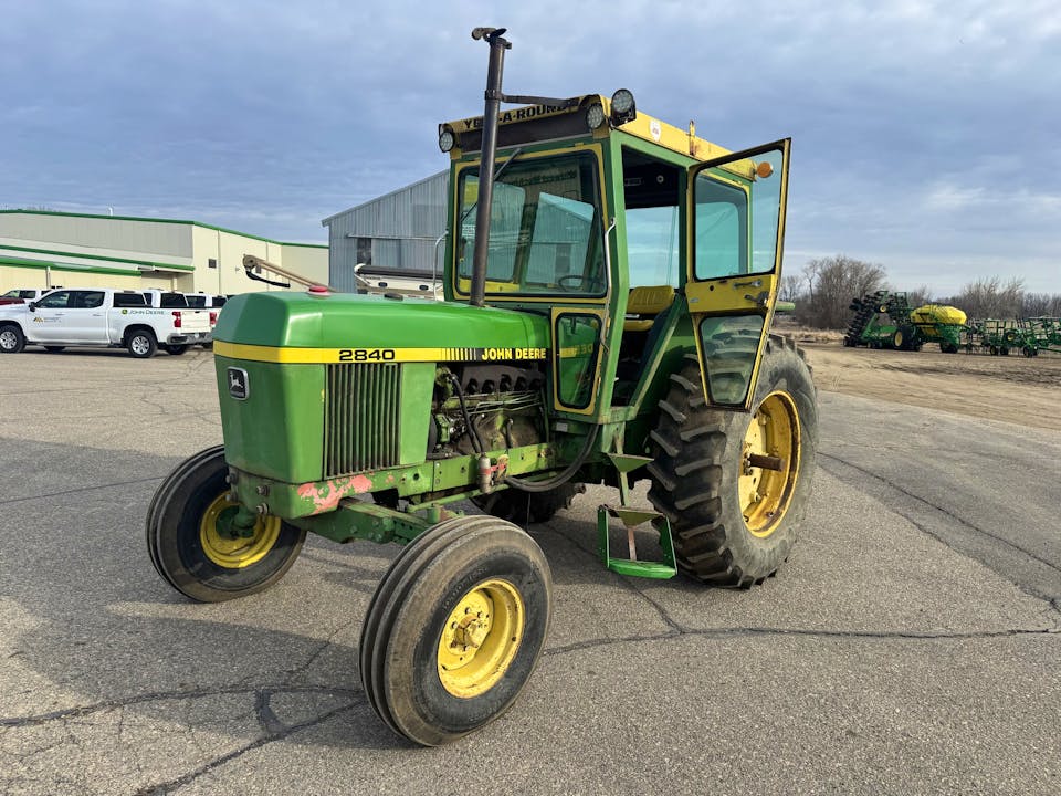 John Deere 2840