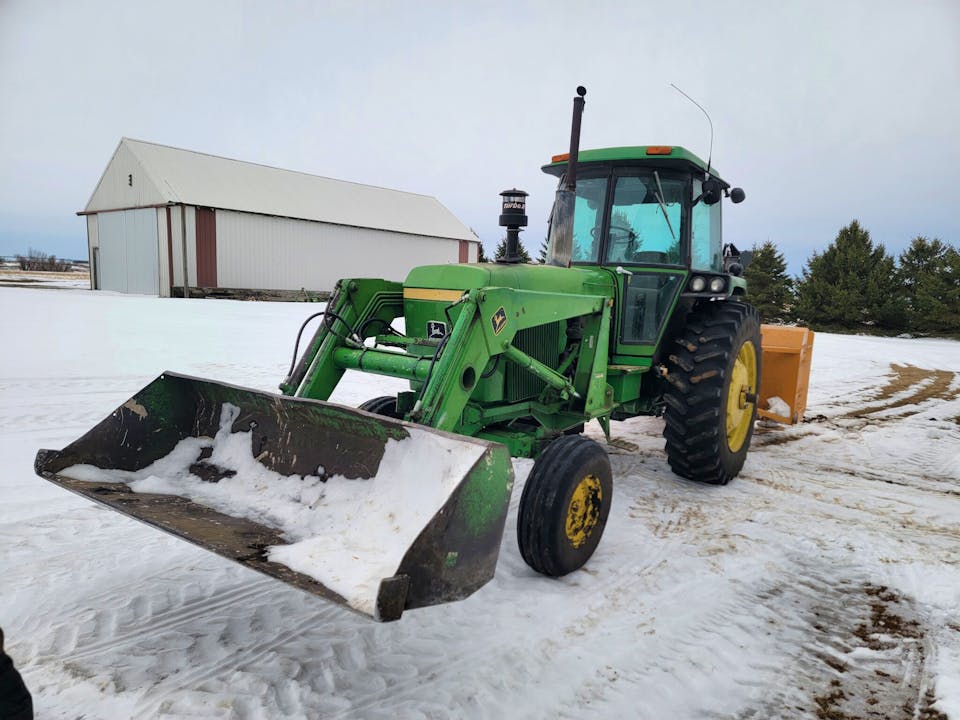 John Deere 4240