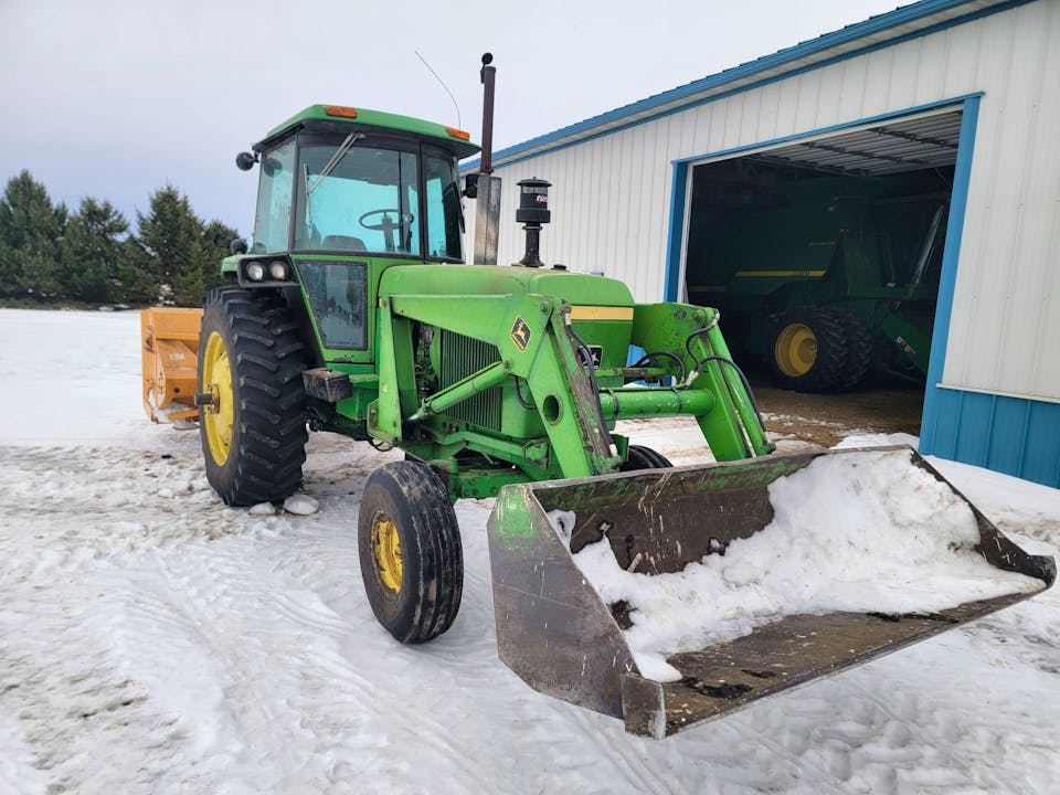John Deere 4240