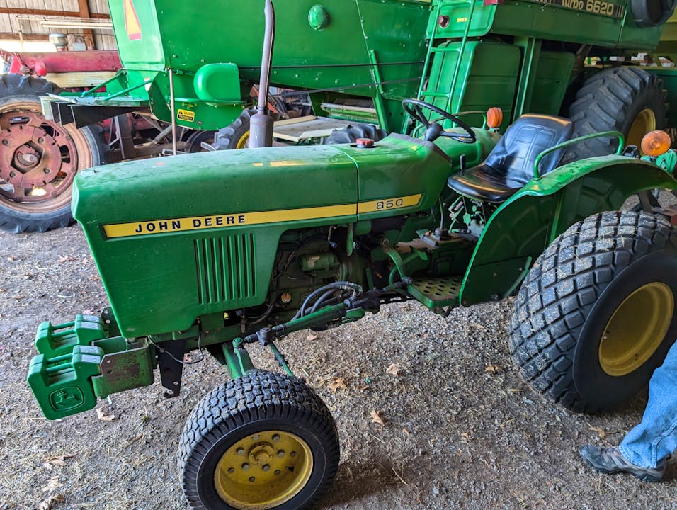 John Deere 850