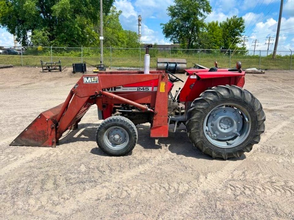 Massey Ferguson 245