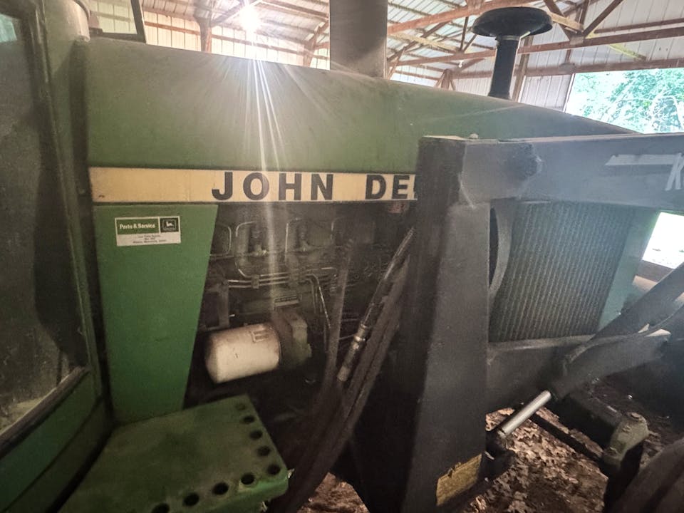 John Deere 4240