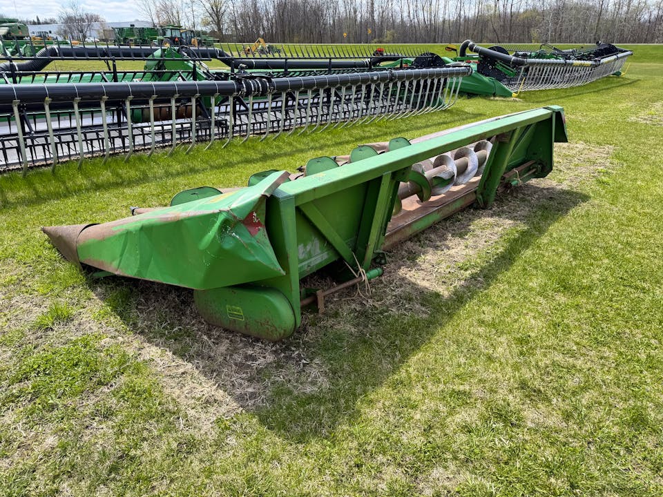 John Deere 643