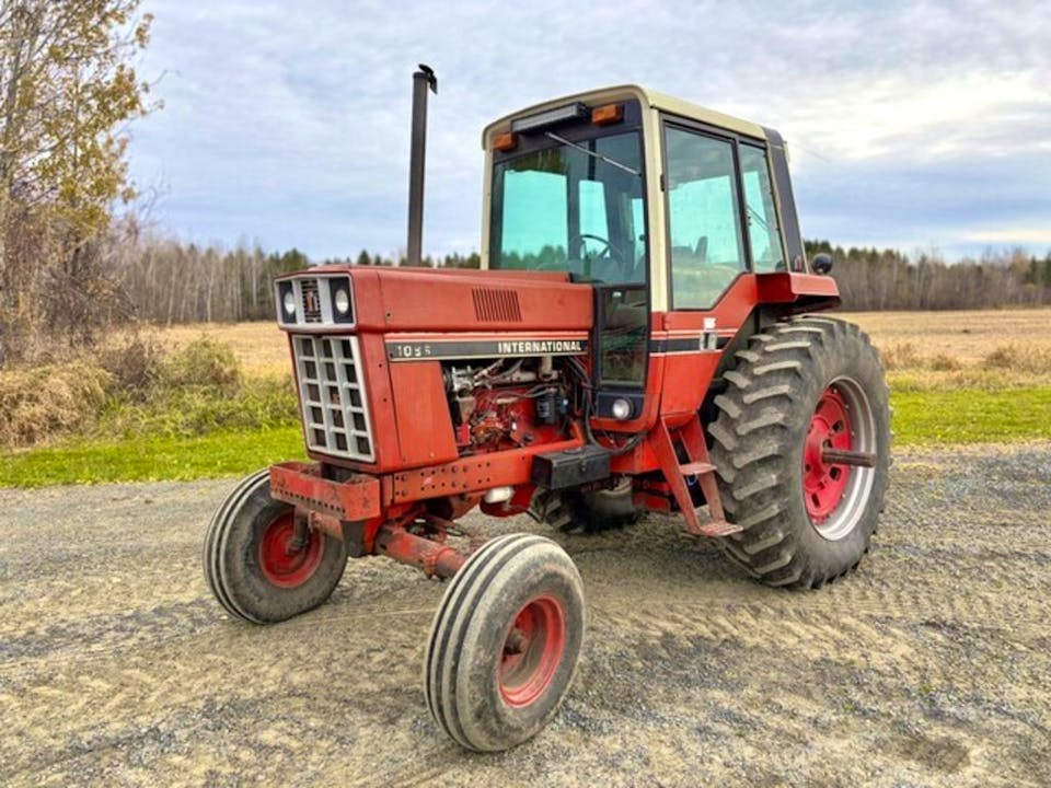 International Harvester 1086