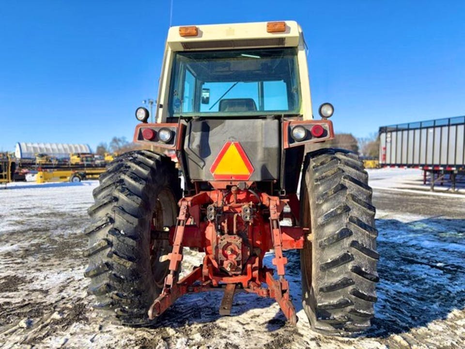 International Harvester 1086