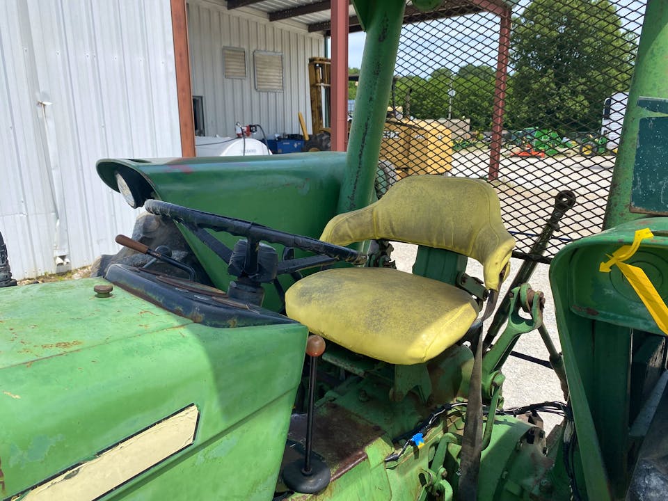 John Deere 2640