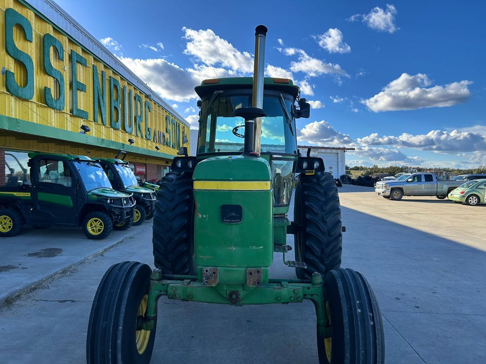 John Deere 4040