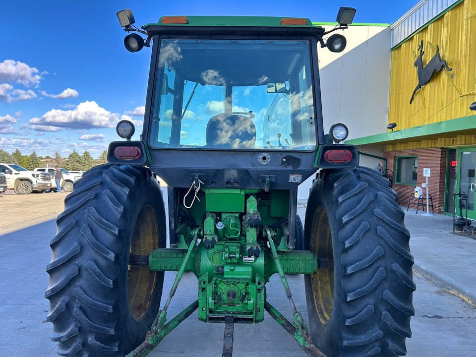 John Deere 4040