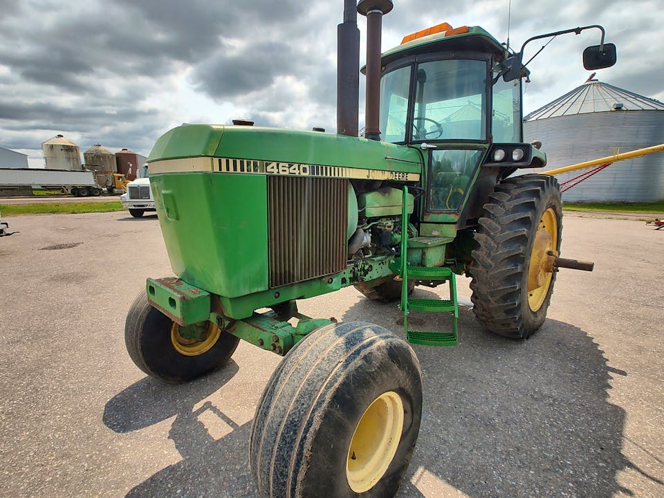 John Deere 4640
