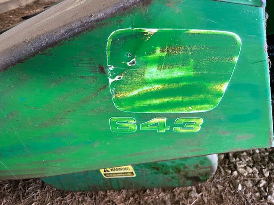 John Deere 643