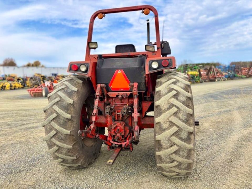 International Harvester 986