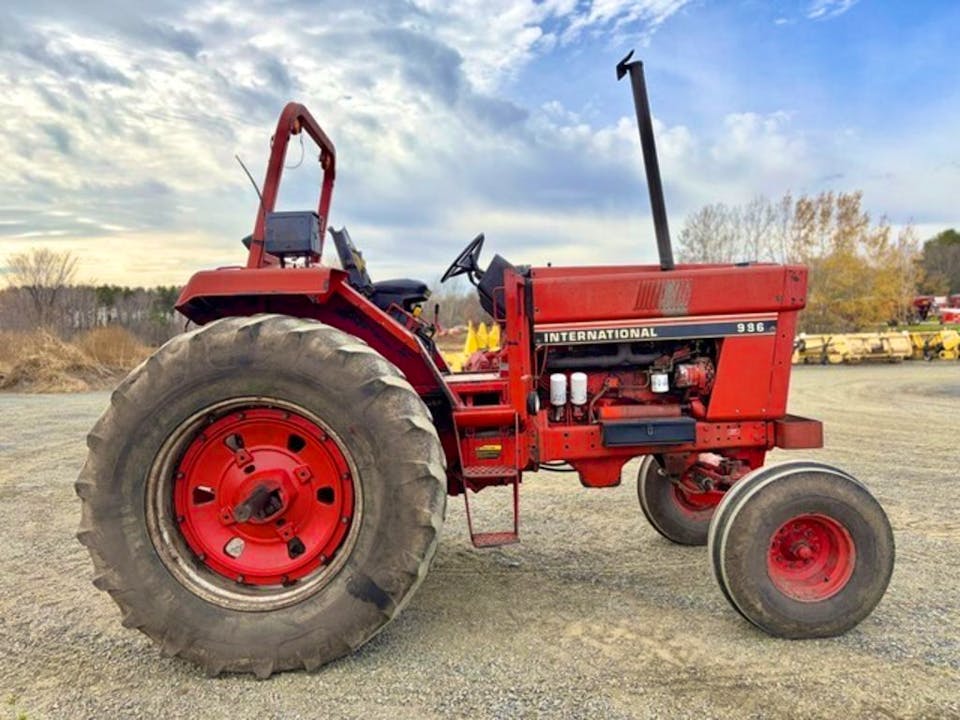 International Harvester 986