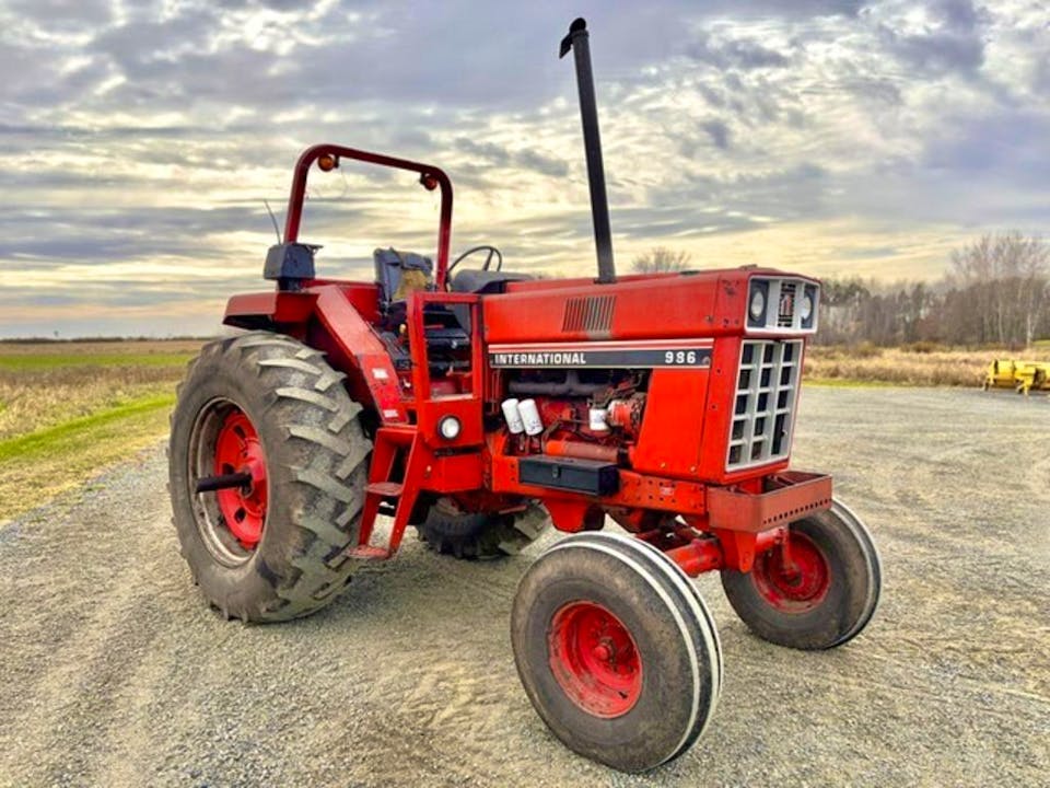 International Harvester 986
