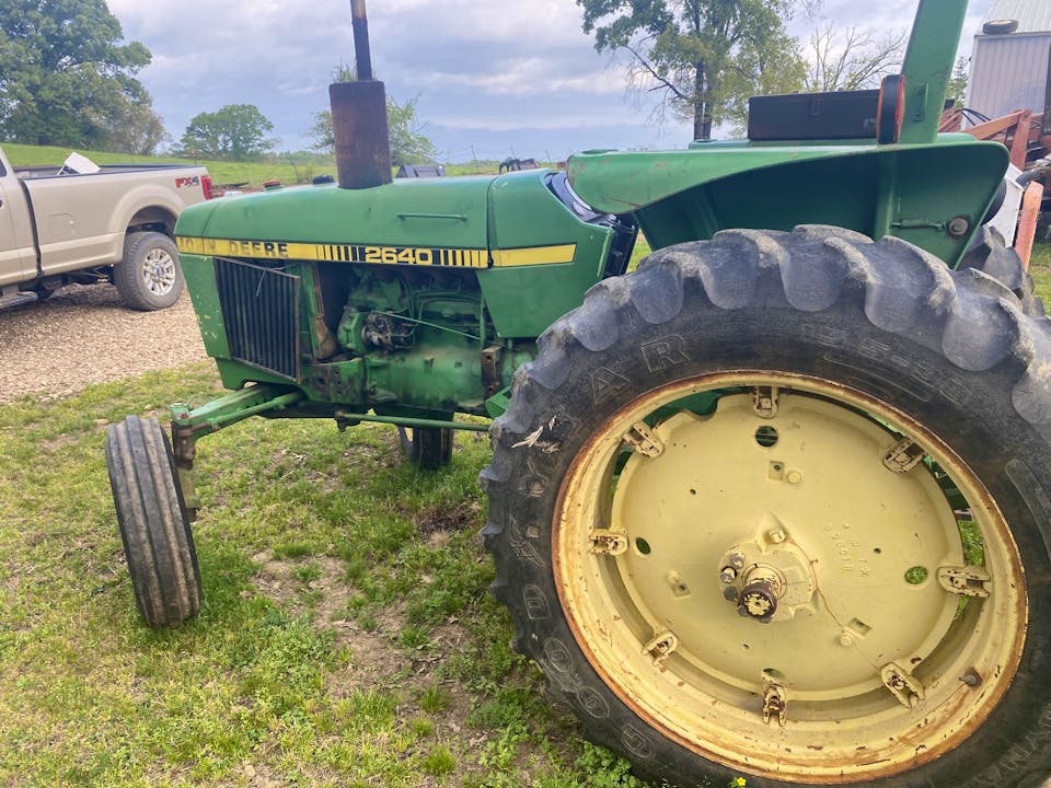 John Deere 2640