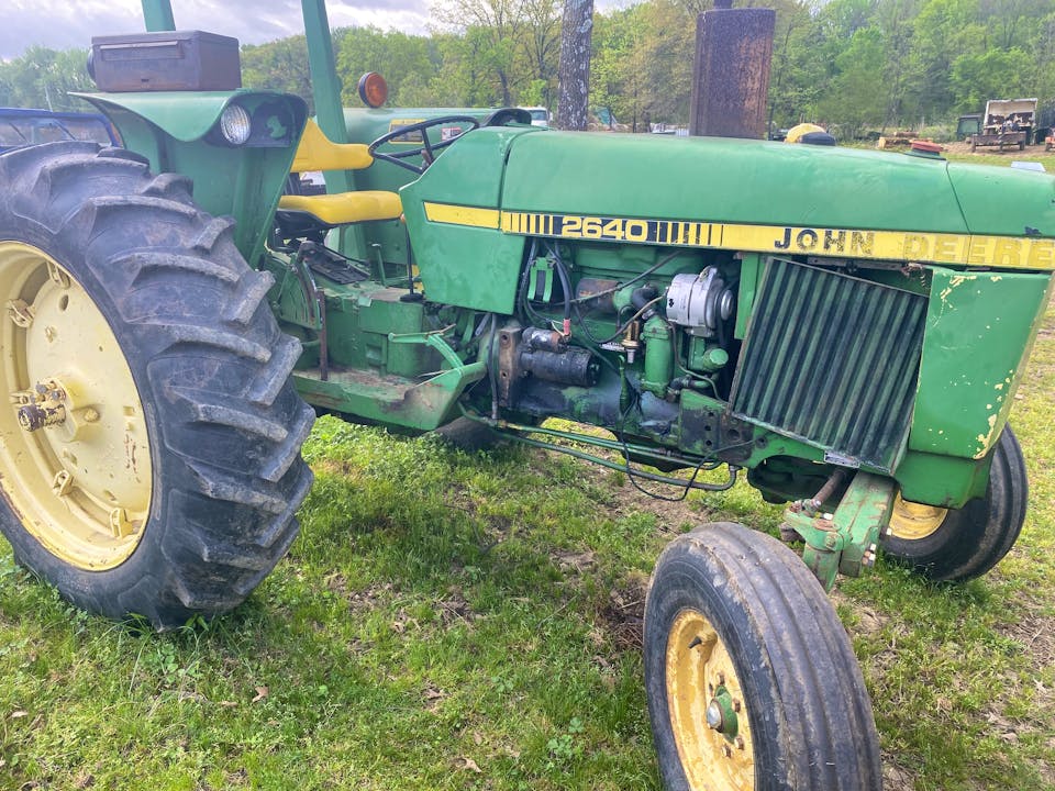 John Deere 2640