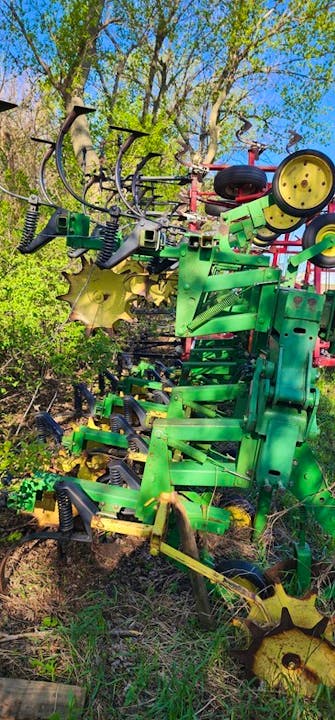John Deere 875