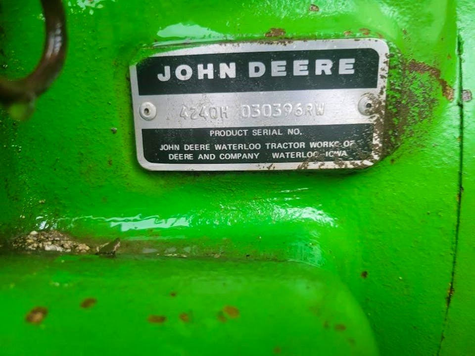 John Deere 4240