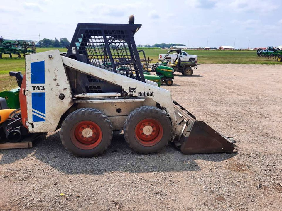 Bobcat 743